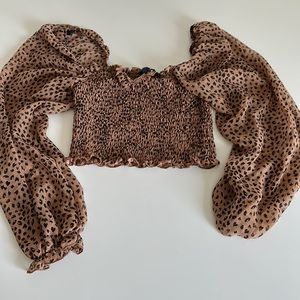 Aakaa Women’s Long Sleeve Crop Top